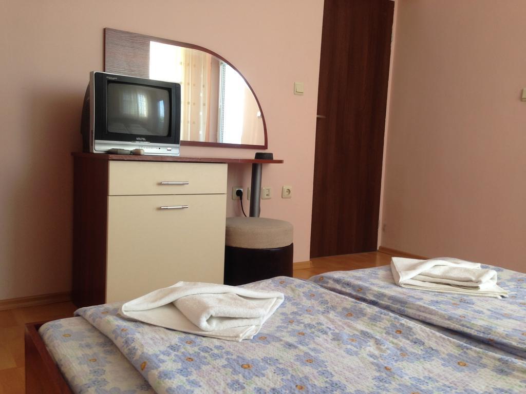 Guest House Kostadinovi Lozenets Δωμάτιο φωτογραφία