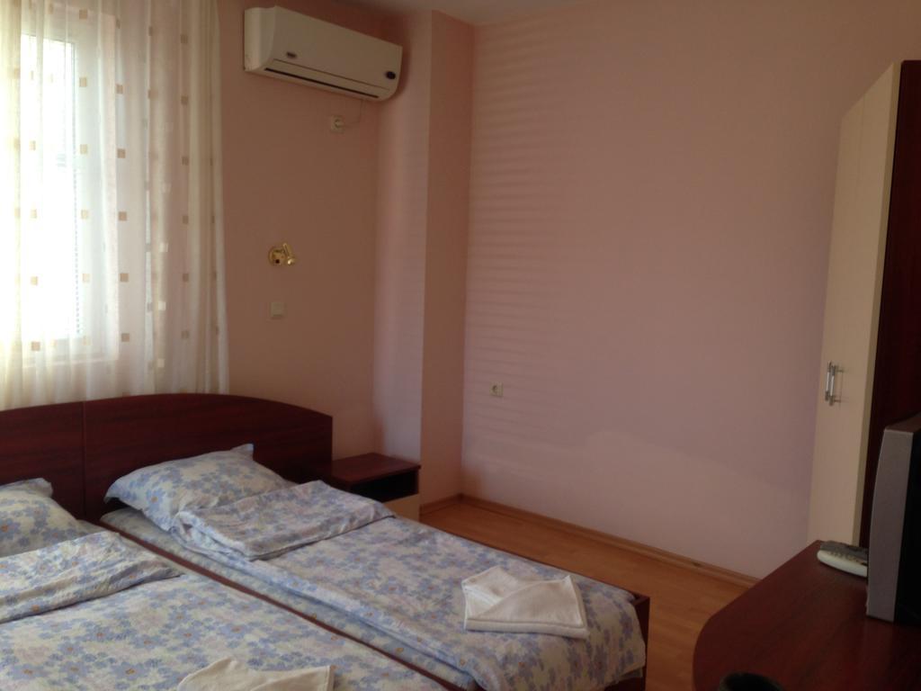 Guest House Kostadinovi Lozenets Δωμάτιο φωτογραφία